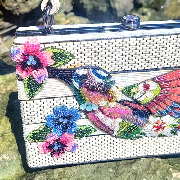 Mary frances spread your wings hummingbird bag - Picture 6 of 15
